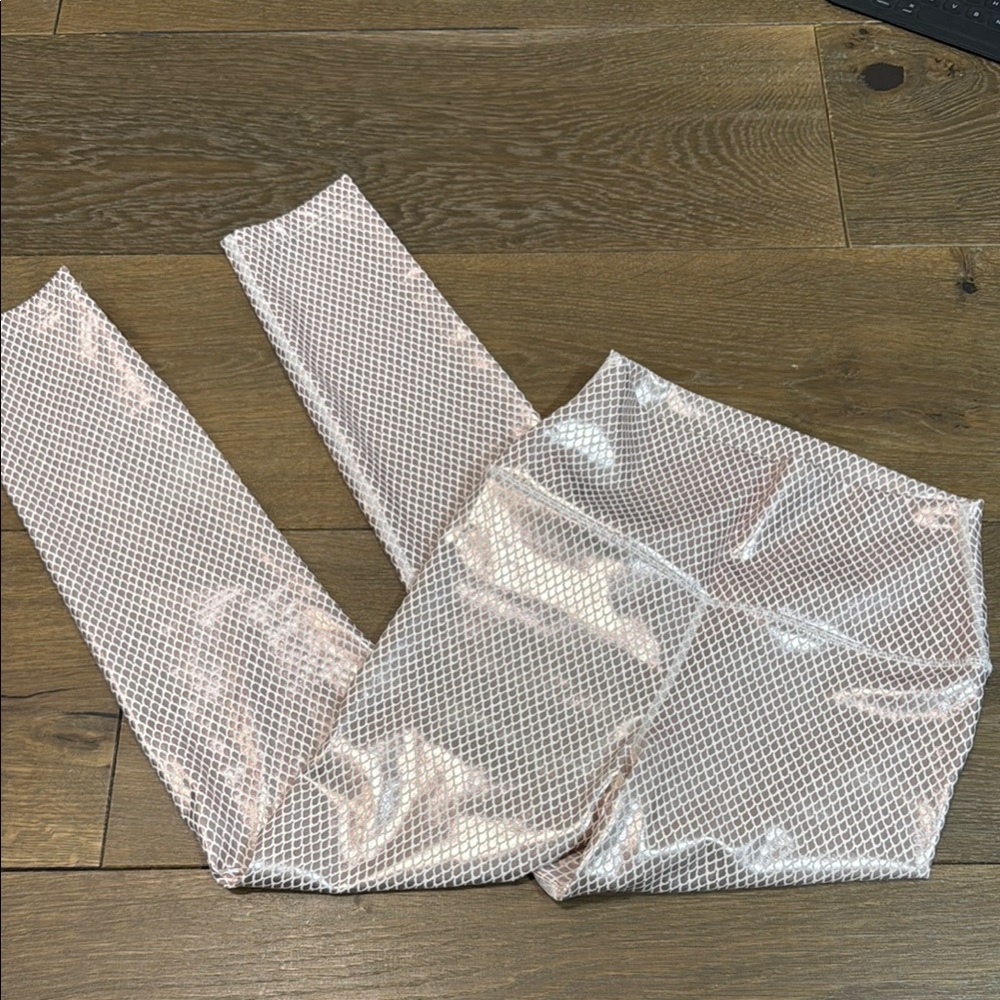 Carbon 38 Pink Scale Leggings